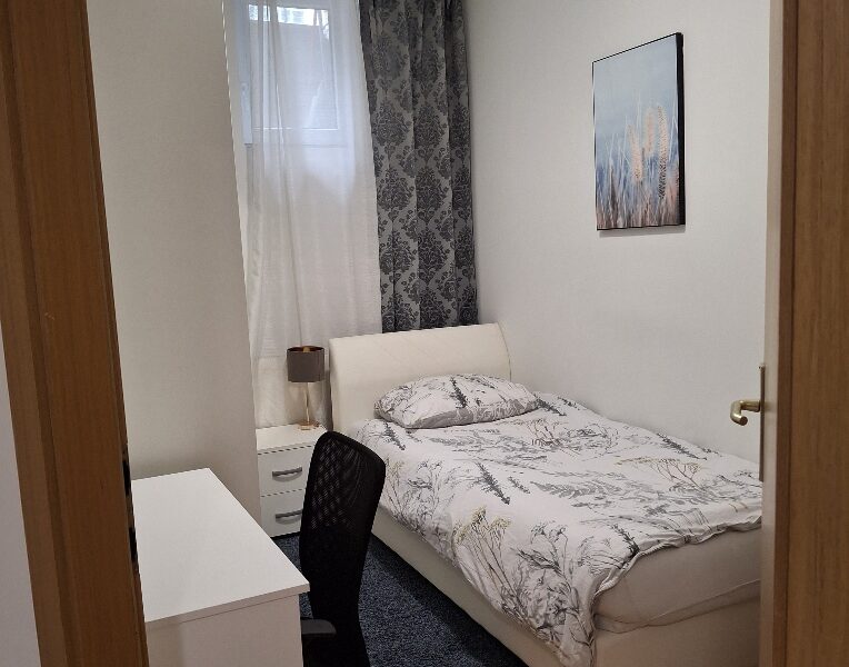 cimer u trosobnom stanu