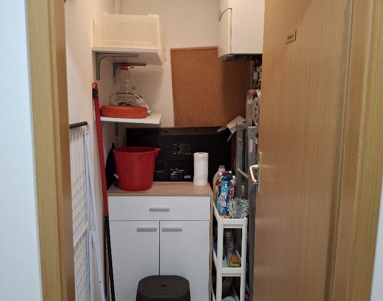 cimer u trosobnom stanu