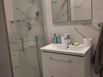 cimer u trosobnom stanu