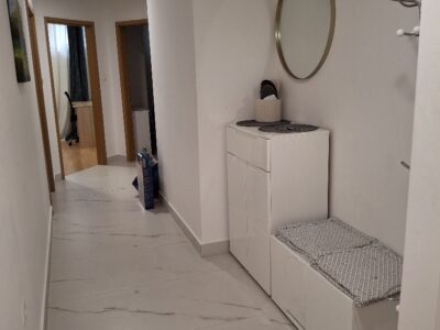 cimer u trosobnom stanu